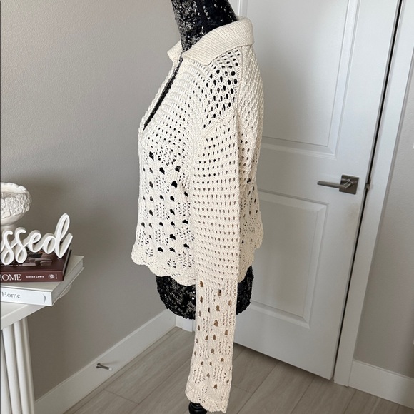 H&M Cream V-Neck Knit Sweater - Picture 4 of 7